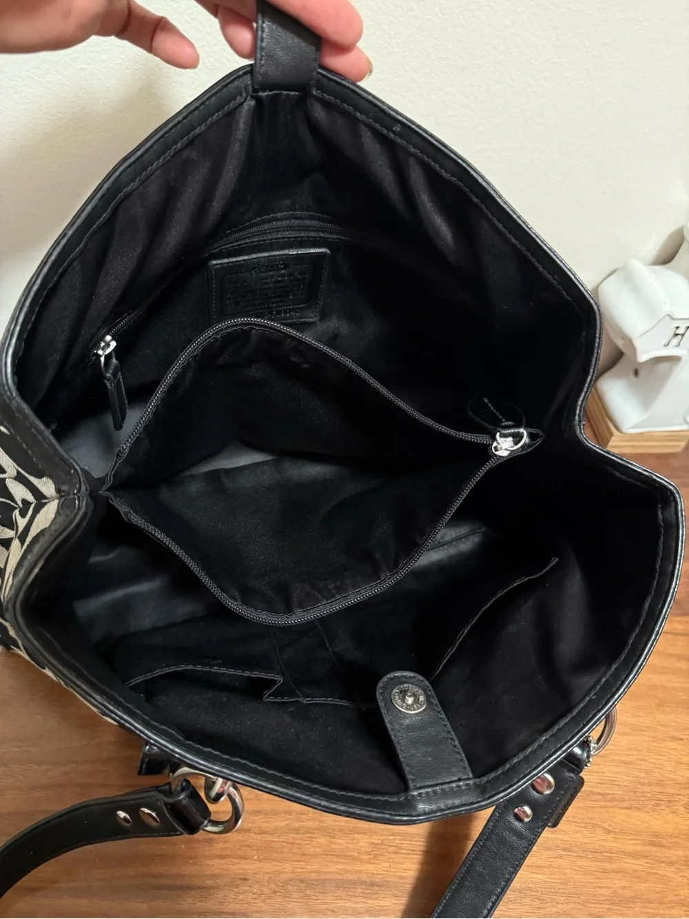 Coach Penelope Black grey Logo Shoulder Bag with Turn-Lock Front Pocket
